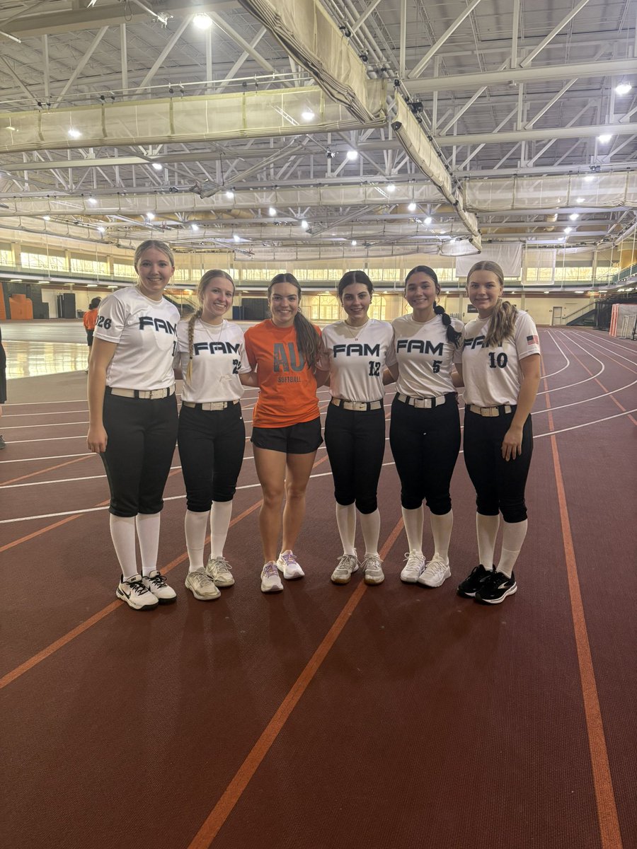 elliana_rogers5's tweet photo. Had a great time at the @AURavenSoftball camp! Enjoyed talking to all the players and coaches. Cant wait for my visit! @IN_BAMFAM @FAM2526garland @coachbanwart @megancoryy https://t.co/BWAwVgPTqG