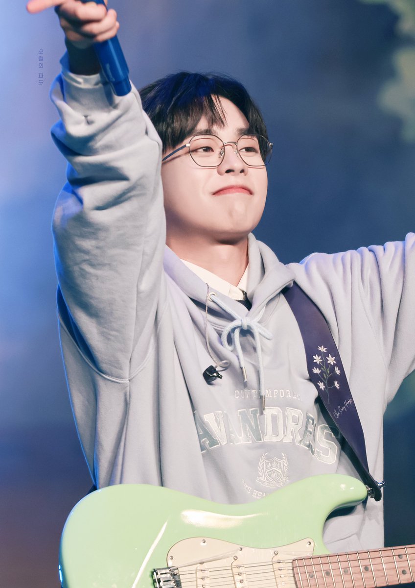 231007 반석산 피크닉

눈에 담긴 사랑은 도망가지 못해

#LUCY #루시 #최상엽 #상엽