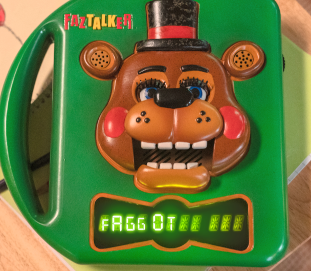 tjxz_z's tweet photo. What the fuck is my FazTalker saying to me https://t.co/GWrYgSsiri