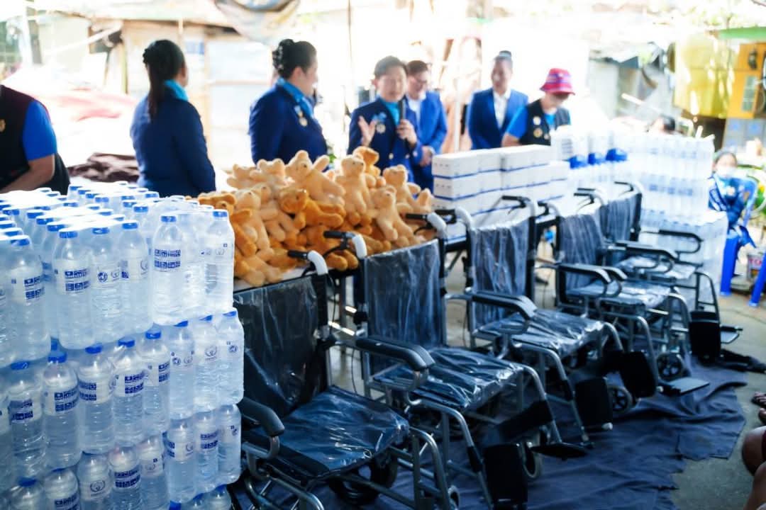 UNPKFC's tweet image. UNPKFC Donates Essential Goods to Makkasan Rong Je Community
#unpkfc #สภาสหพันธ์รักษาสันติภาพ #SDGchallenge #HumanitarianService 
#ยุวฑูตเพื่อสันติภาพ #donationsneeded 
#LeaveNoOneBehind #ชุมชนโรงเจมักกะสัน
#unitedpeacekeepersfederalcouncil