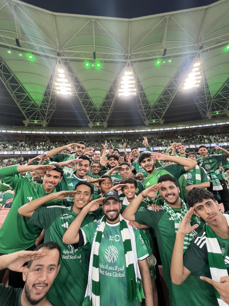 Raedxx11's tweet image. من قلب الرابطه 😍💚