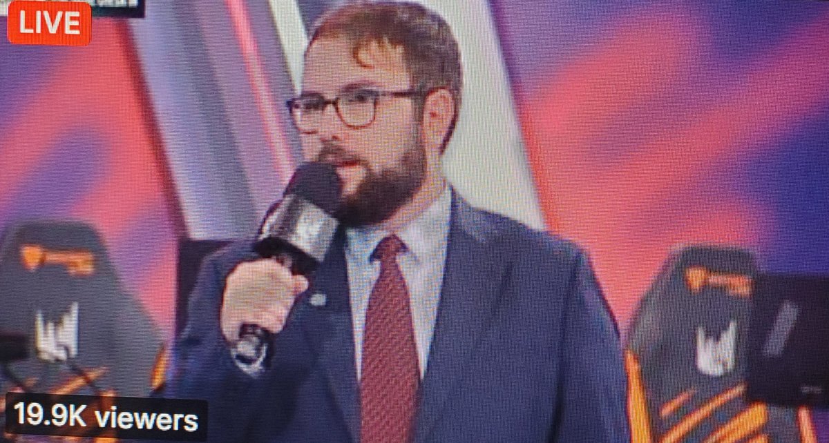 Inseril's tweet photo. @itmeJP Now I know why you have been playing a lot of League, because you are the headcoach of TH. https://t.co/fLPPOJkVTx