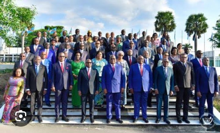 MuyituPacom's tweet photo. Si vous abandonnez vos avantages du mois de janvier et les données au fardc comme motivation eko longola bino Nini ? Y compris ceux de l'assemblée Nationale. 
@PatrickMuyaya 
@bembajp 
@julienpalukucom https://t.co/ZgNlxhZTte