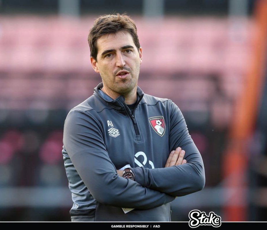 El nivel de los entrenadores españoles está altísimo. Y sin necesidad de incumplir 115 cargos ni tener un estado petrolero detrás. Honor.