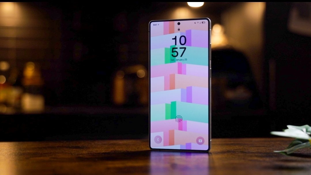 RjeyTech's tweet image. Introducing Aura Layers - A brand new wallpaper pack inspired by the release of the S25 Ultra and OneUI 7.
Link below.
