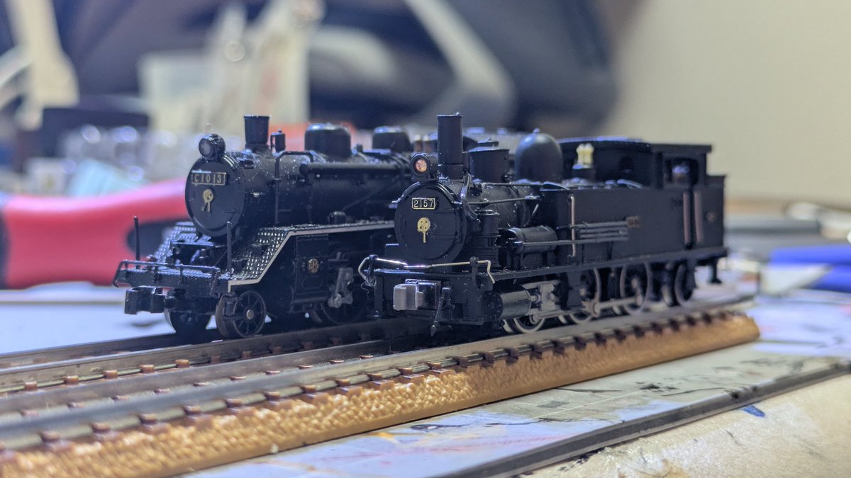 Suhafu32double's tweet photo. 河合商会 KP-150
B6 2157タイプ、入線。
本車も前々からD50デフなしと共に欲しいと思っていた1両です。
動力もそれなりに良好で、
問題となりがちなダイカストの崩壊も無く、一安心でした。

ゴム輪はないので普通列車や入換、特急後補機として活躍のさせ甲斐がありそうな機関車です。 https://t.co/71k2vmpHwW