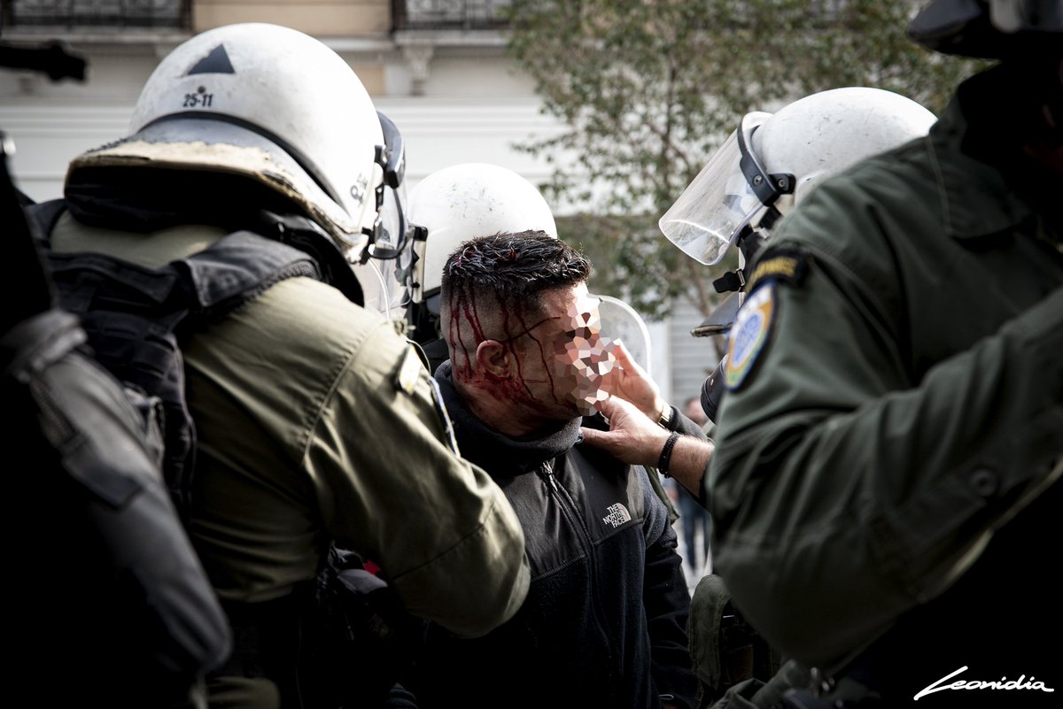 Lewnidia's tweet photo. 26/01/25 Συγκέντρωση για το δυστύχημα των Τεμπών στο Σύνταγμα.
#Τεμπη
#Δεν_Έχω_Οξυγόνο
#antireport #τεμπη_έγκλημα #Τεμπη_συγκαλυψη #Τεμπη_δικαιωση https://t.co/qW8txQsoD6