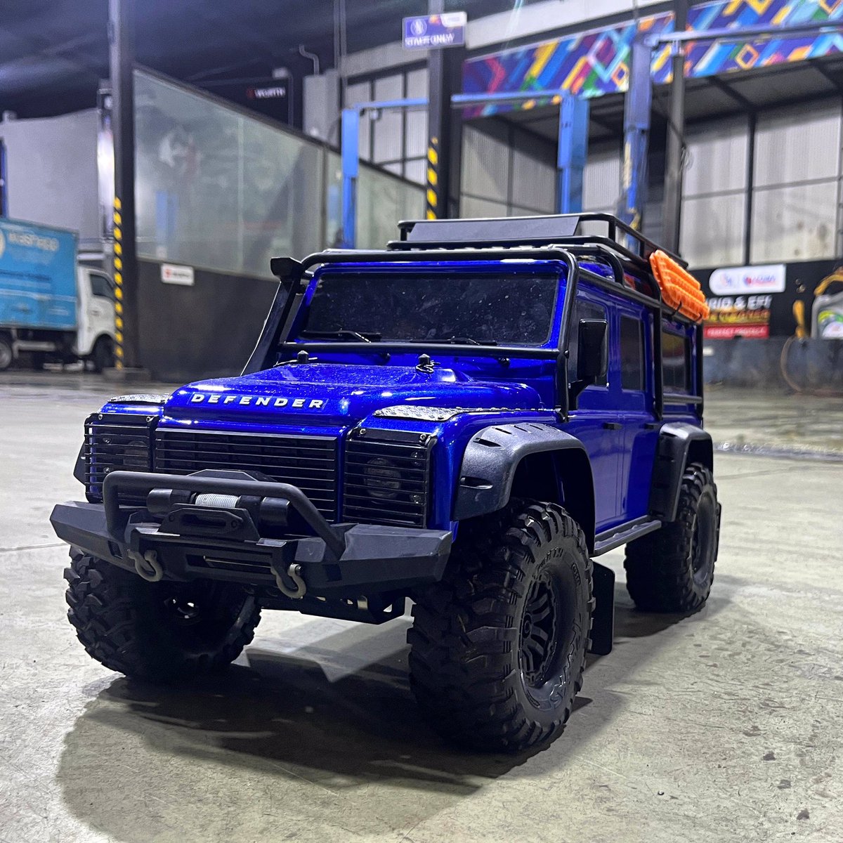 HutLanka's tweet photo. Defender gets the care it deserves before the action begins. #rchutsrilanka #laugfscarcare #sundayessentials #cmb #defender110 https://t.co/46JQNAwTeP