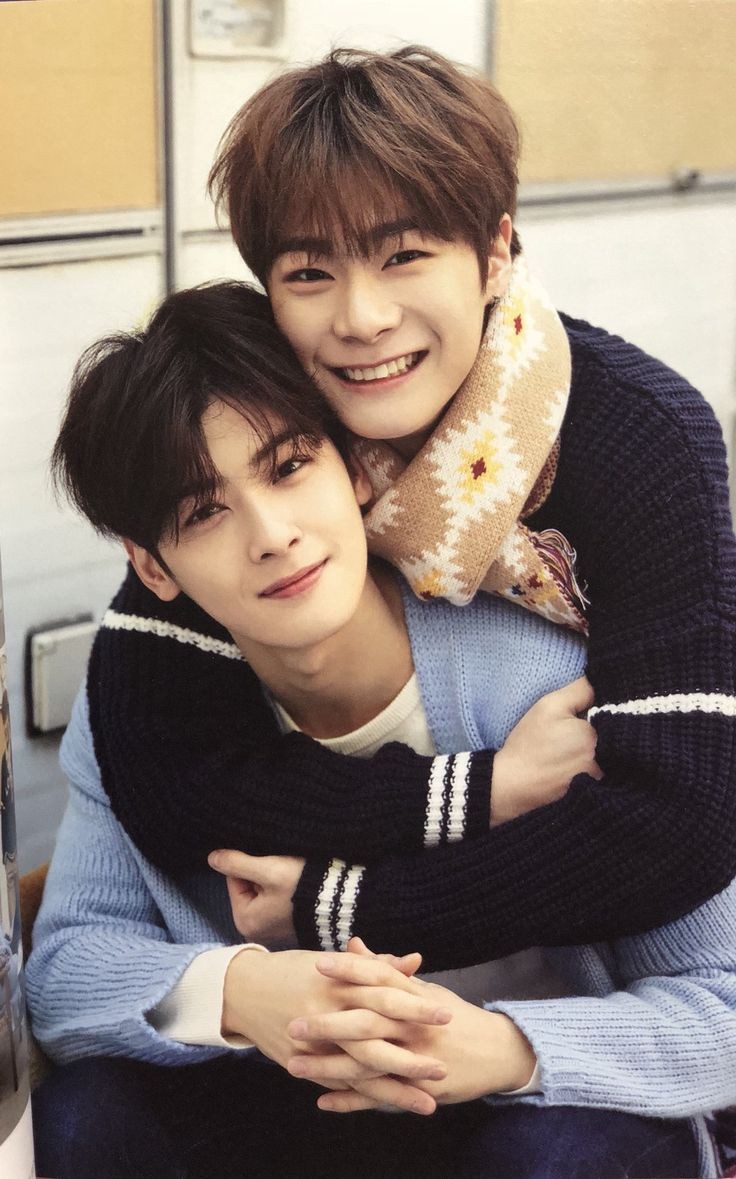ly__ahran67's tweet photo. 생일 축하해 Moon Bin 🎂 Missing Binnie 🌙❤️
#HappyMoonbinday #MOONBIN #Chaeunwoo #Eunwoo #Leedongmin #moonbinday #Moonbinbirthday #Binwoo https://t.co/1IwdDfjCa7
