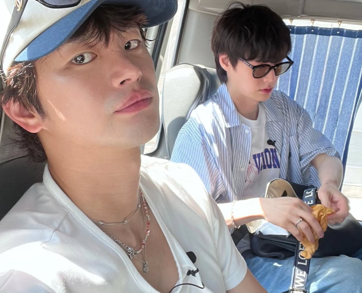 sick_alone's tweet photo. 내일이 없는 것처럼 사랑하라
그리고 내일이 오거든 다시 사랑하라 https://t.co/EP5zCh7ozh