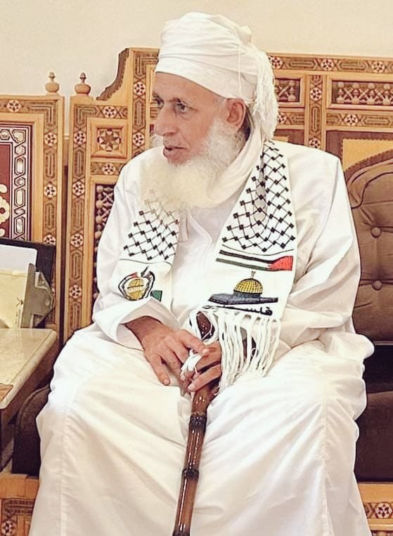 AhmedAlfarei1's tweet photo. الشيخ #أحمد_الخليلي 
دلت نصوص الشرع جميعا على أن المسجد الأقصى الذي أسري برسول الله ﷺ إليه من المسجد الحرام كما أخبر الله (سبحان الذي أسرىٰ بعبده ليلا من المسجد الحرام إلى المسجد الأقصى الذي باركنا حوله لنريه من آياتنا إنه هو السميع البصير) هو #مسجد_أيلة

#الإسراء_والمعراج https://t.co/r3j8mvJQGt