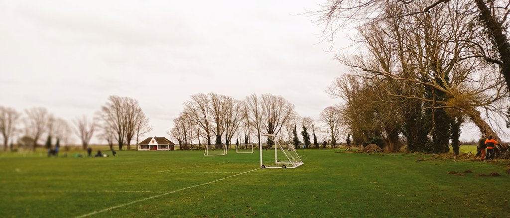 smilerhopper's tweet photo. #groundhopping #northyorkshire #selbydistrict at @Read_School 1st ever game held here for @AFCHowden (8th) v @BridRovers ladies (6th) in the @EastRidingFA girls div 2 KO 1357 #shehertoo Game number 205 #newgroundalert #treedown #stormy great setting for sports #triplegamesunday https://t.co/9QRiixxyN1