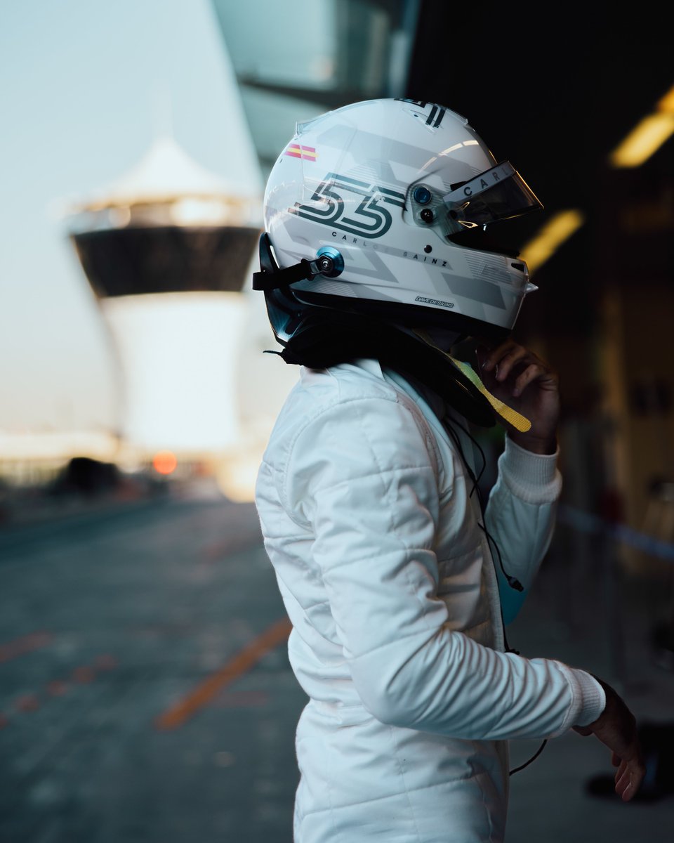 WilliamsF1's tweet photo. First ride in blue 💙  

We can't wait for the next, @Carlossainz55 📅 https://t.co/Apdf0K2FFP