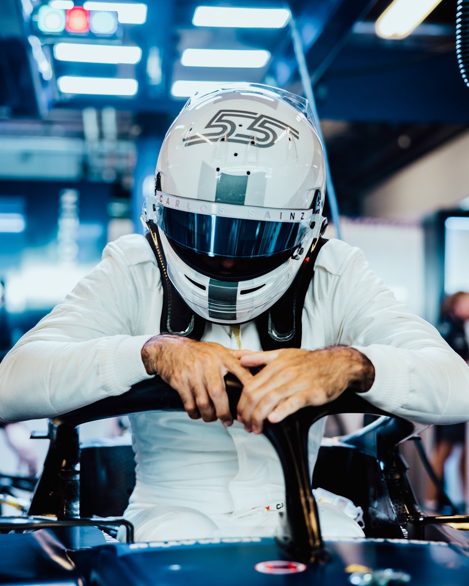WilliamsF1's tweet photo. First ride in blue 💙  

We can't wait for the next, @Carlossainz55 📅 https://t.co/Apdf0K2FFP
