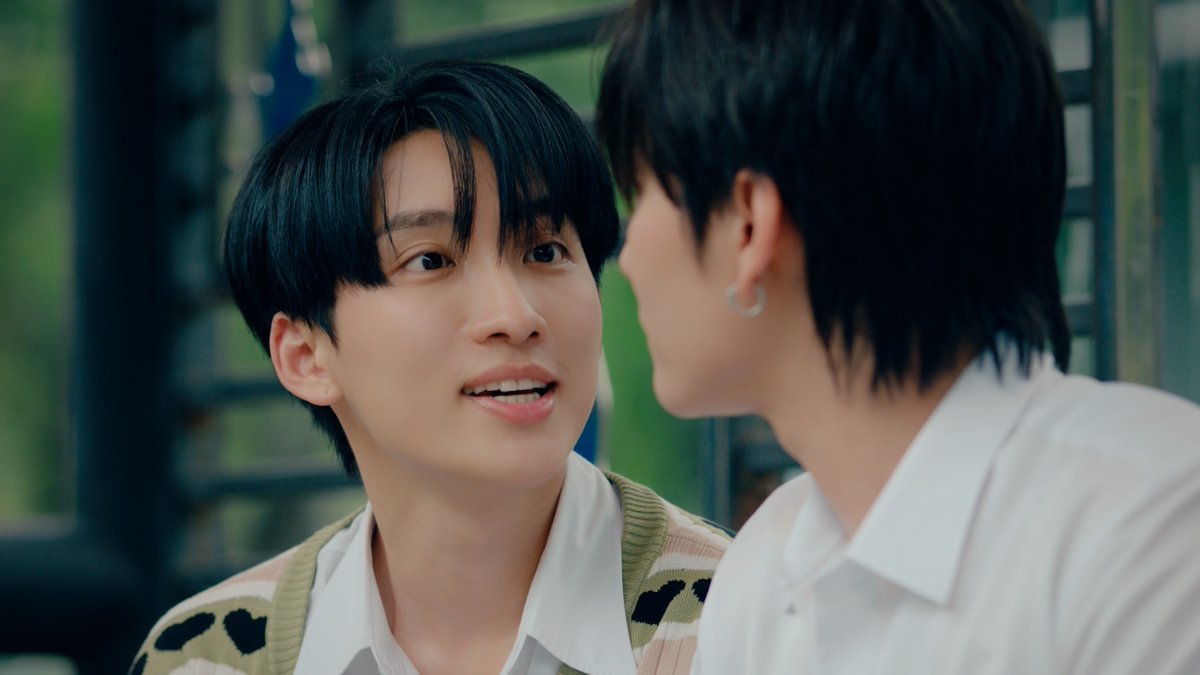 ชวนพี่เซอร์วิ่งฝ่าฝนซะแล้ว😂

TBNW EPISODE FOUR 

#TheBoyNextWorldEP4
#Noeulnuttarat #BossNoeul