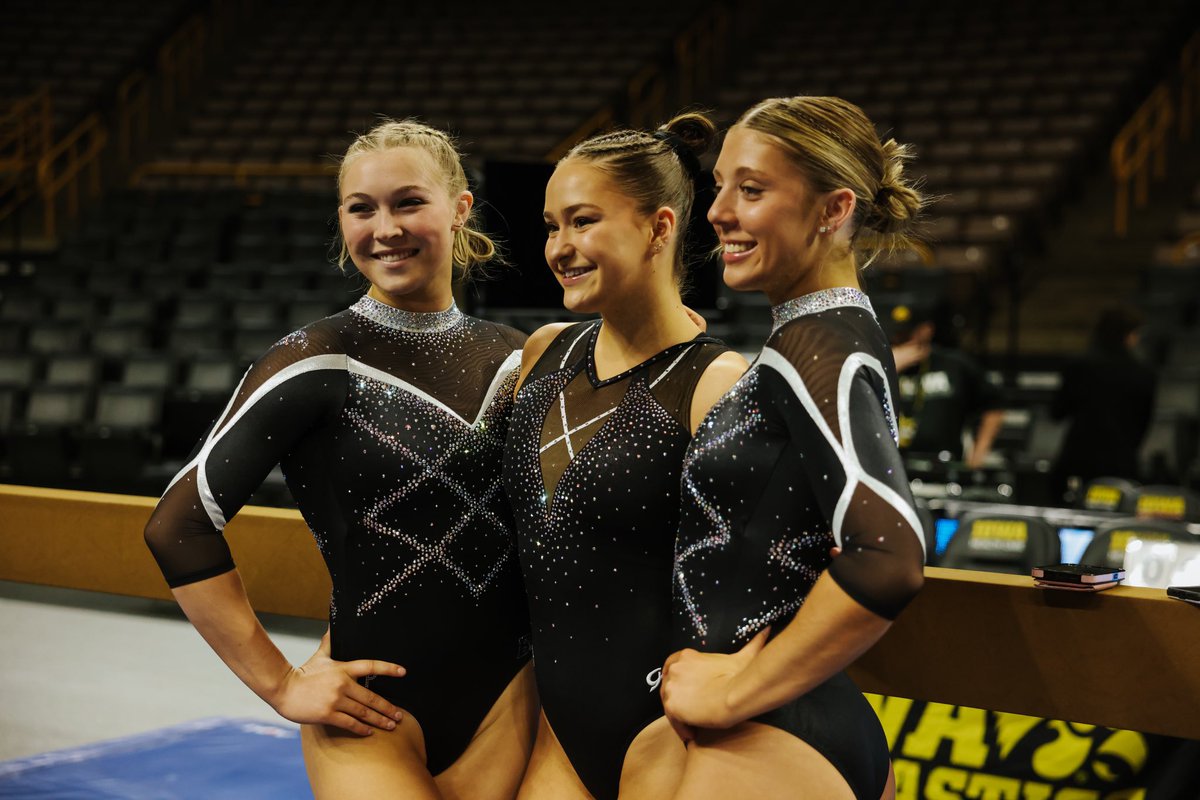 IowaGymnastics's tweet photo. No place like HOME!

👠🌈🌾 | #Hawkeyes https://t.co/6texSP4SRS