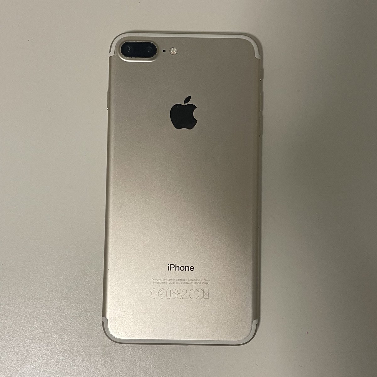 markleet13's tweet image. ส่งต่อ iphone 7 plus 32 GB
- เครื่องไทย รีเซ็ตได้ปกติไม่ติด iCloud 
- แบตเตอรี่ 100 %
- แสกนนิ้วได้
- ใช้งานได้ปกติทุกอย่างยกเว้นกล้องหน้า

price 1600฿ (พร้อมโอนลดได้ค่ะ)

📍mt or dm (ถ้าเดมไม่ได้แอดไลน์หน้าไบโอได้เลยค่ะ)

#ส่งต่อไอโฟน #ไอโฟนมือสอง #ไอโฟนมือ2 #ส่งต่อโทรศัพท์