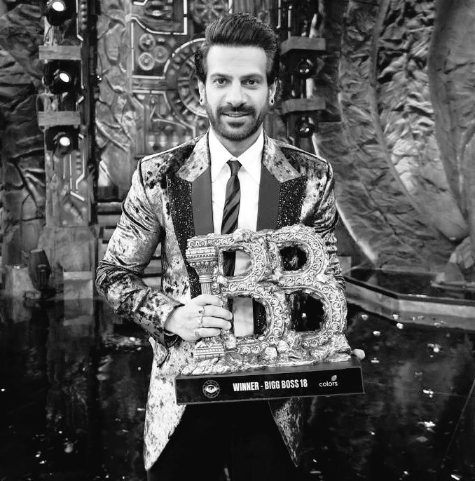 shiptothesky's tweet photo. a week of this historic win, a week of celebration and love, a week of haters of crying, the start of a new journey 💗🎷

#KaranVeerMehra https://t.co/ihnR6ohy2k