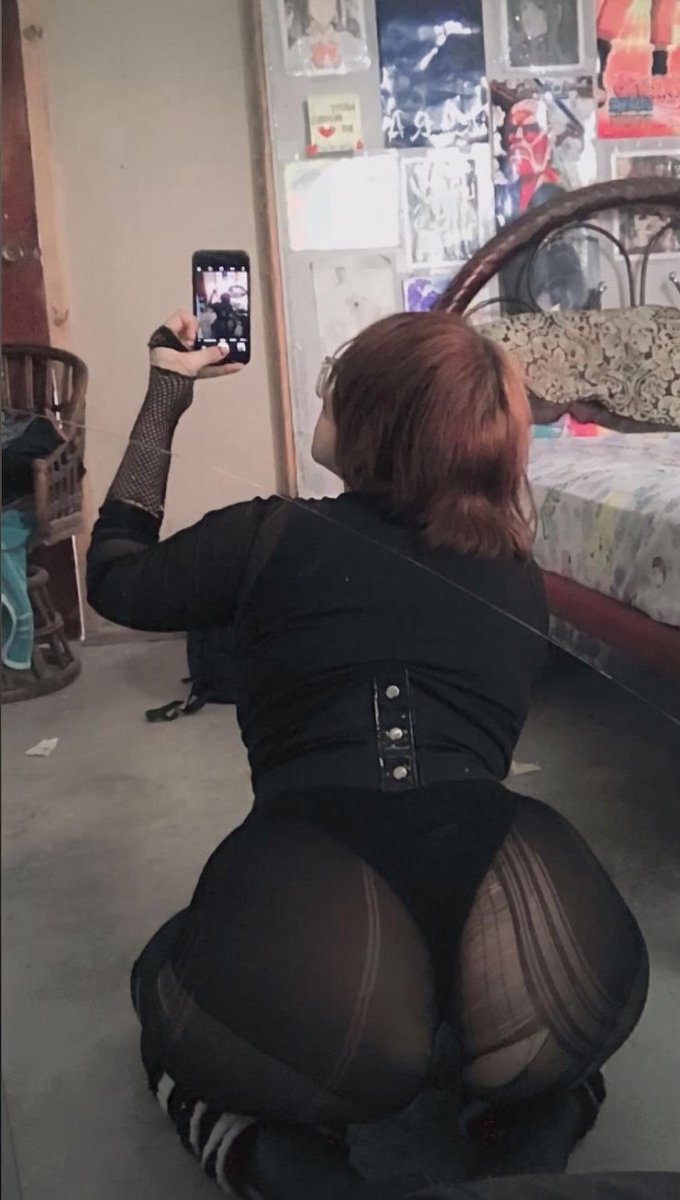 Tô aceitando doação de meia calça nova.