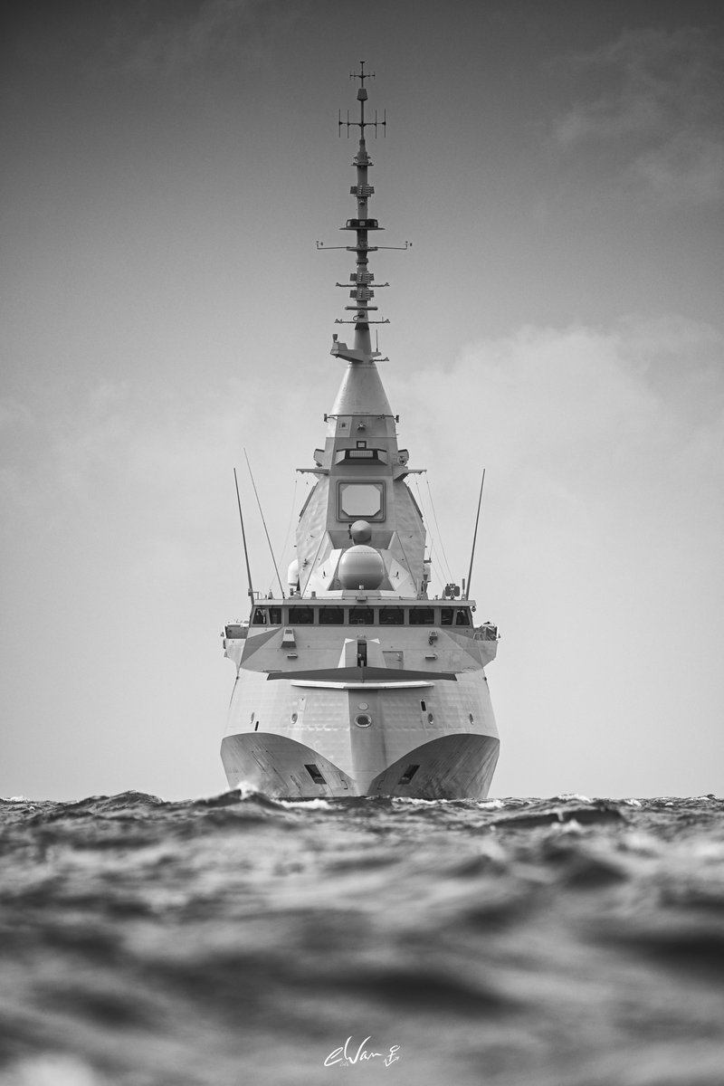 Ewan Lebourdais ⚓️ (@ewan_foto) on Twitter photo Une #Marine de combat et l’œil du cyclope...
La toute nouvelle frégate #FDI « Amiral Ronarc’h ».
Avec son étrave inversée, elle ressemble à nul autre bateau gris.
ewan-photo.fr ⚓️
<a href="/MarineNationale/">Marine nationale</a> <a href="/navalgroup/">Naval Group</a> <a href="/DGA/">Direction générale de l'armement 🇫🇷</a>
<a href="/Gican_InduNav/">GICAN</a> <a href="/PeintresM/">Peintres officiels de la Marine⚓</a>
<a href="/NikonFR/">Nikon France</a> <a href="/marinepool/">Marinepool</a> Une #Marine de combat et l’œil du cyclope...
La toute nouvelle frégate #FDI « Amiral Ronarc’h ».
Avec son étrave inversée, elle ressemble à nul autre bateau gris.
ewan-photo.fr ⚓️
<a href="/MarineNationale/">Marine nationale</a> <a href="/navalgroup/">Naval Group</a> <a href="/DGA/">Direction générale de l'armement 🇫🇷</a>
<a href="/Gican_InduNav/">GICAN</a> <a href="/PeintresM/">Peintres officiels de la Marine⚓</a>
<a href="/NikonFR/">Nikon France</a> <a href="/marinepool/">Marinepool</a>