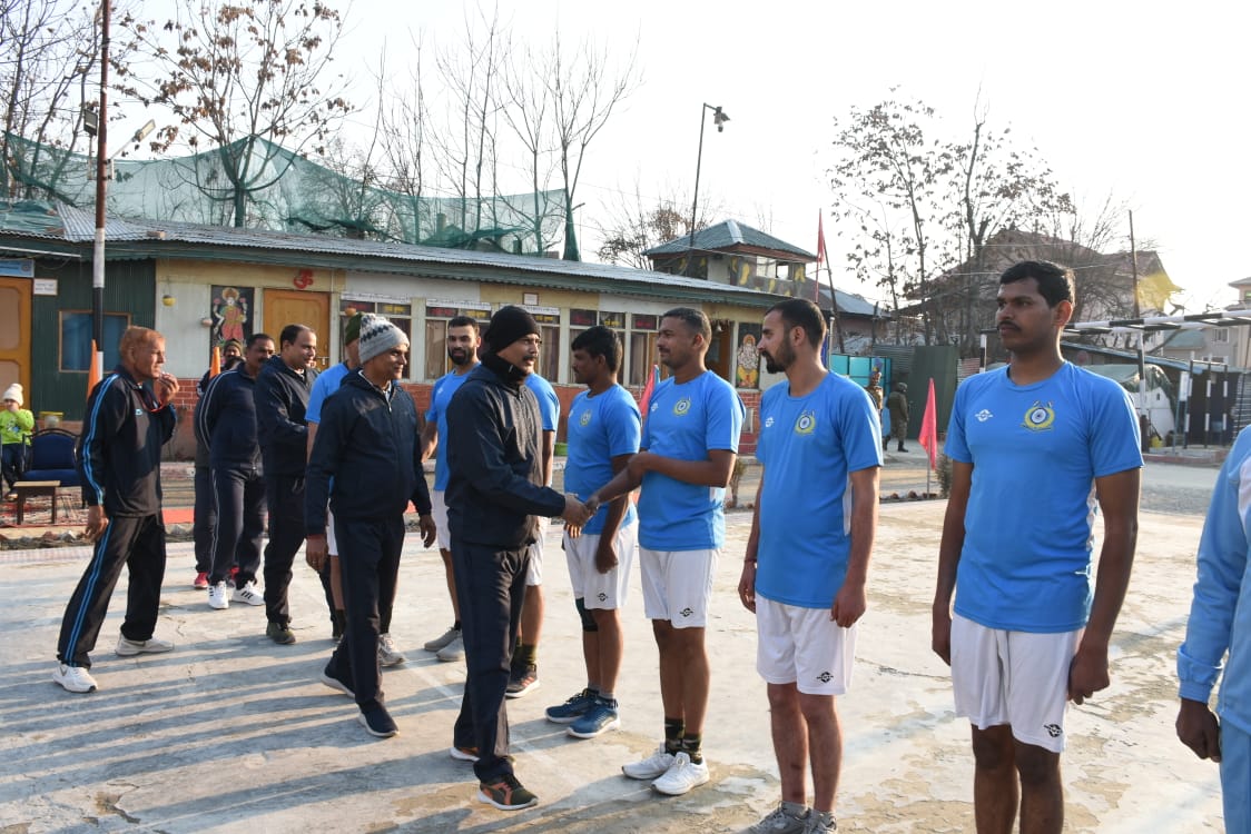@61BNCRPF celebrated the #76thRepublicDay with zeal. Sh Sudhanshu Shekhar,CO, hoisted the tricolor, honored freedom fighters and saluted the brave soldiers who got GMs&amp;distributed sweets to the persl.Conducted an 'At Home' function in GOsMess, fostering traditional bond with SOs.