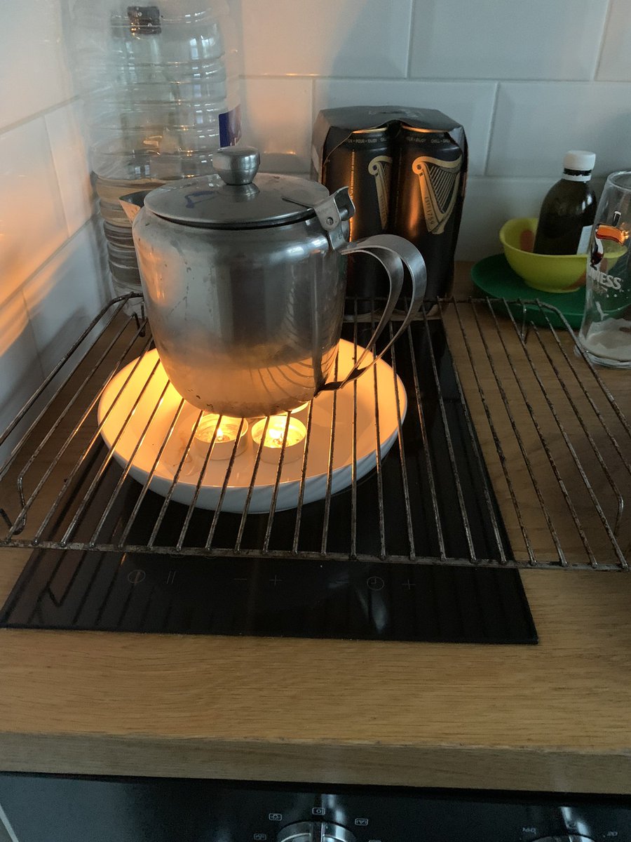 Ianbrad50's tweet image. Great little trick for hot water. #stillnopower #storm.