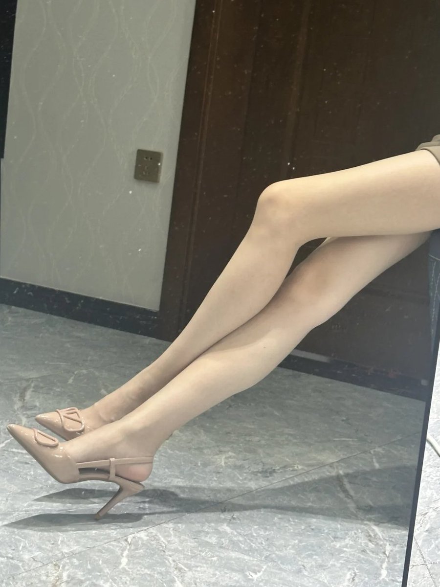 Zyzyzyts's tweet image. Later I realized that excessive enthusiasm is like growing flowers in hot water.