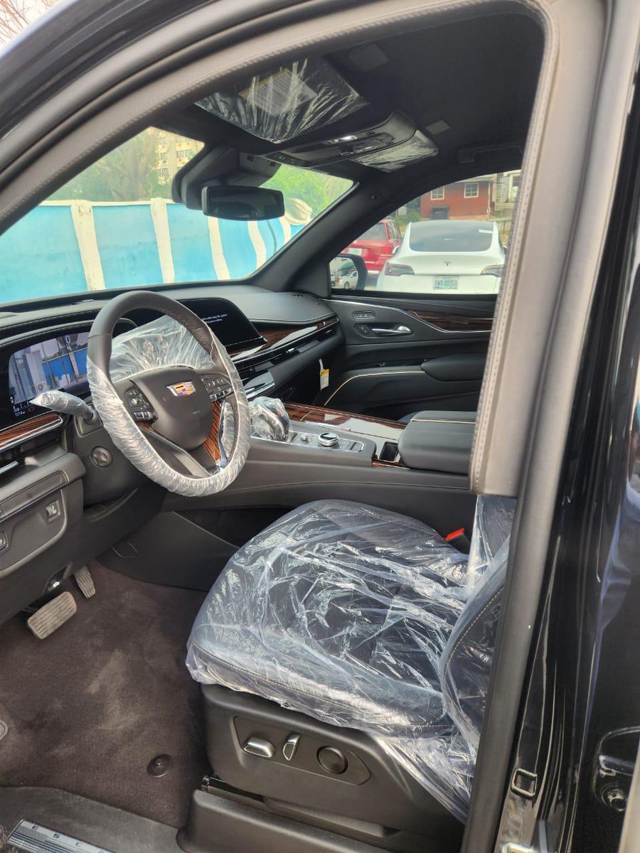 calebautos's tweet image. 2023
Escalade 600 Presidential
BrandNew . Bulletproof Fully Armoured. Euc and duty paid
#680M net 
Abuja
📞08169802279 WhatsApp Or DM 

Kindly Repost for Customers 
#AbujaTwitterCommunity #Lagos #carsales Jarvis Fantastic Four Tiwa Wizkid.