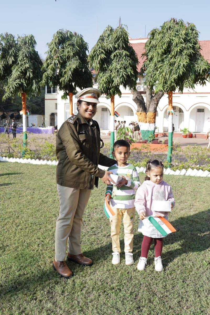 EXCISECGST's tweet image. The event featured prformances by officers/staff, and their children, enhancng the festive spirit. #RepublicDay2025 #RepublicDayIndia