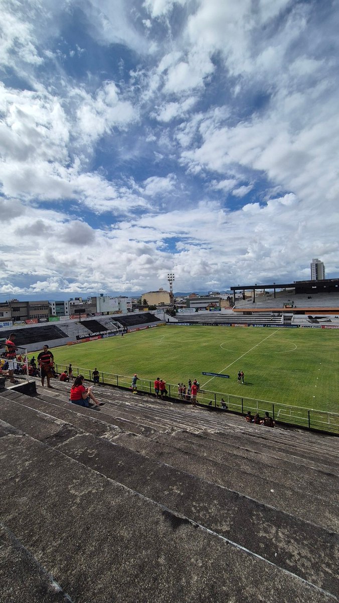 Jeffersoonunes's tweet photo. Já estamosno Lacerdão!
Hoje tem Central x SPORT  ⚫️🔴 https://t.co/IlqfiAaJqn