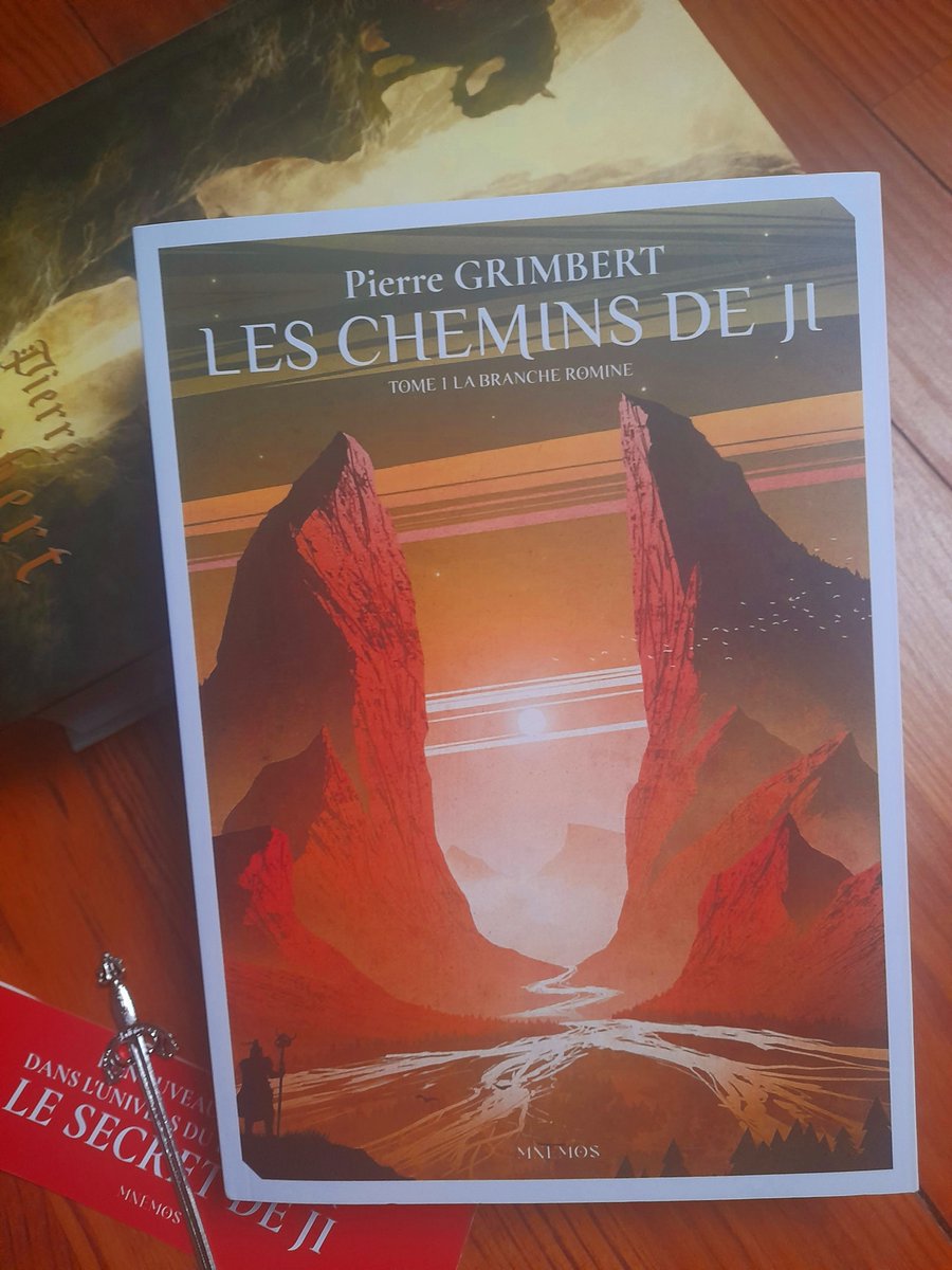 fantasy à la carte (@fantasycarte) on Twitter photo Hello, j'ai lu le tome 1 des Chemins de Ji de <a href="/PierreGrimbert/">Pierre Grimbert</a>, <a href="/editionsmnemos/">Les éditions Mnémos</a>.
Mon avis : lc.cx/8IwQf_
#fantasybooks #avislecture #imaginaire Hello, j'ai lu le tome 1 des Chemins de Ji de <a href="/PierreGrimbert/">Pierre Grimbert</a>, <a href="/editionsmnemos/">Les éditions Mnémos</a>.
Mon avis : lc.cx/8IwQf_
#fantasybooks #avislecture #imaginaire