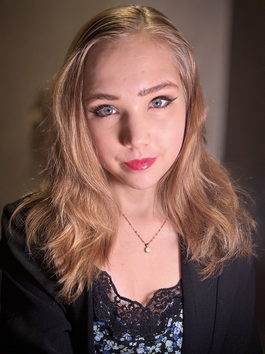 Naomi Seibt tweet media