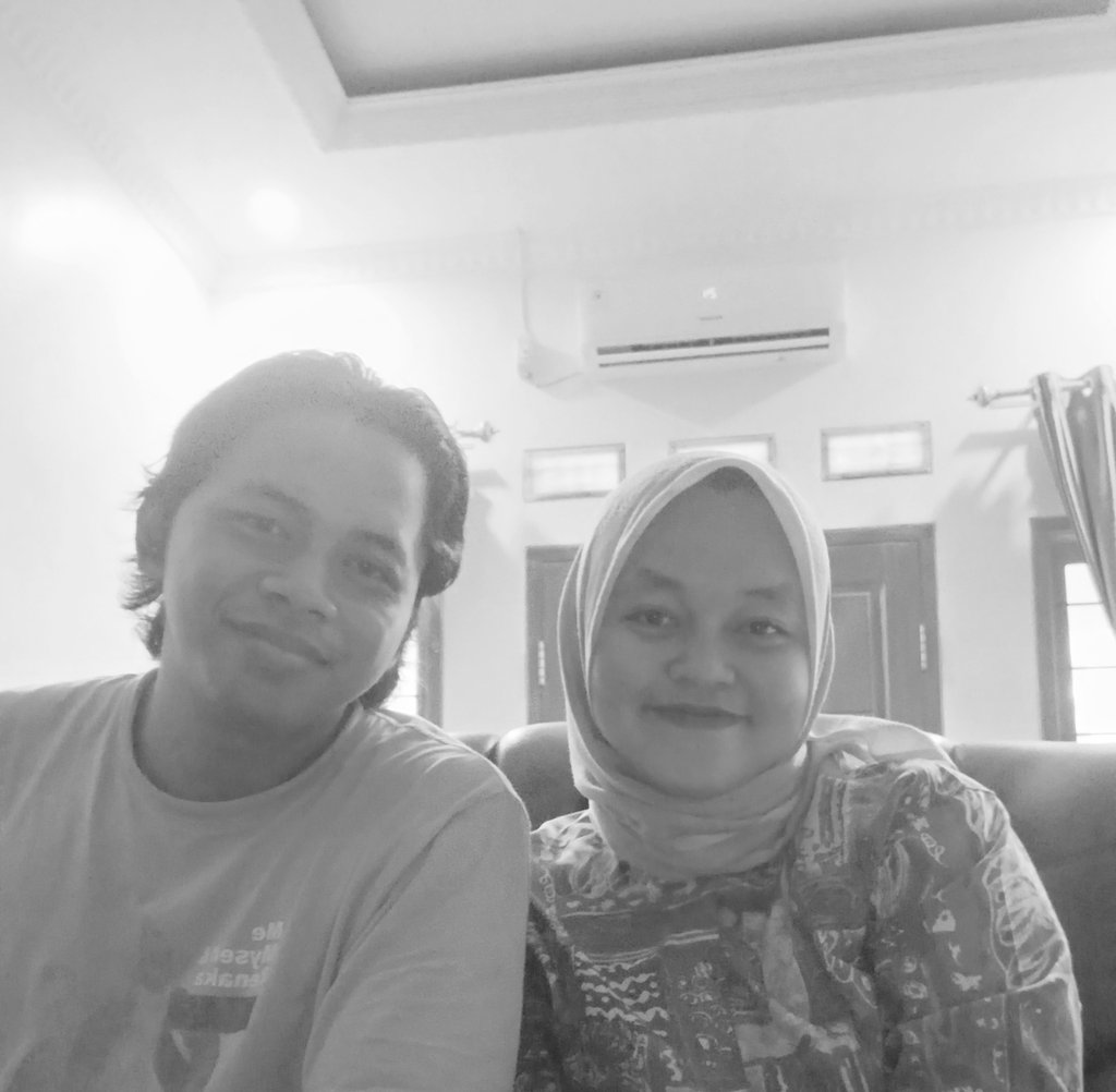 SeptemberYuhuu's tweet photo. Mas , Mba , semoga langkah kalian dimudahkan dilancarkan selalu ya . Jangan mudah menyerah badai di depan masih banyak yg harus dilalui . Sehat dan selalu hangat yaaaaa. ❤️ https://t.co/5AmbtmjZK7