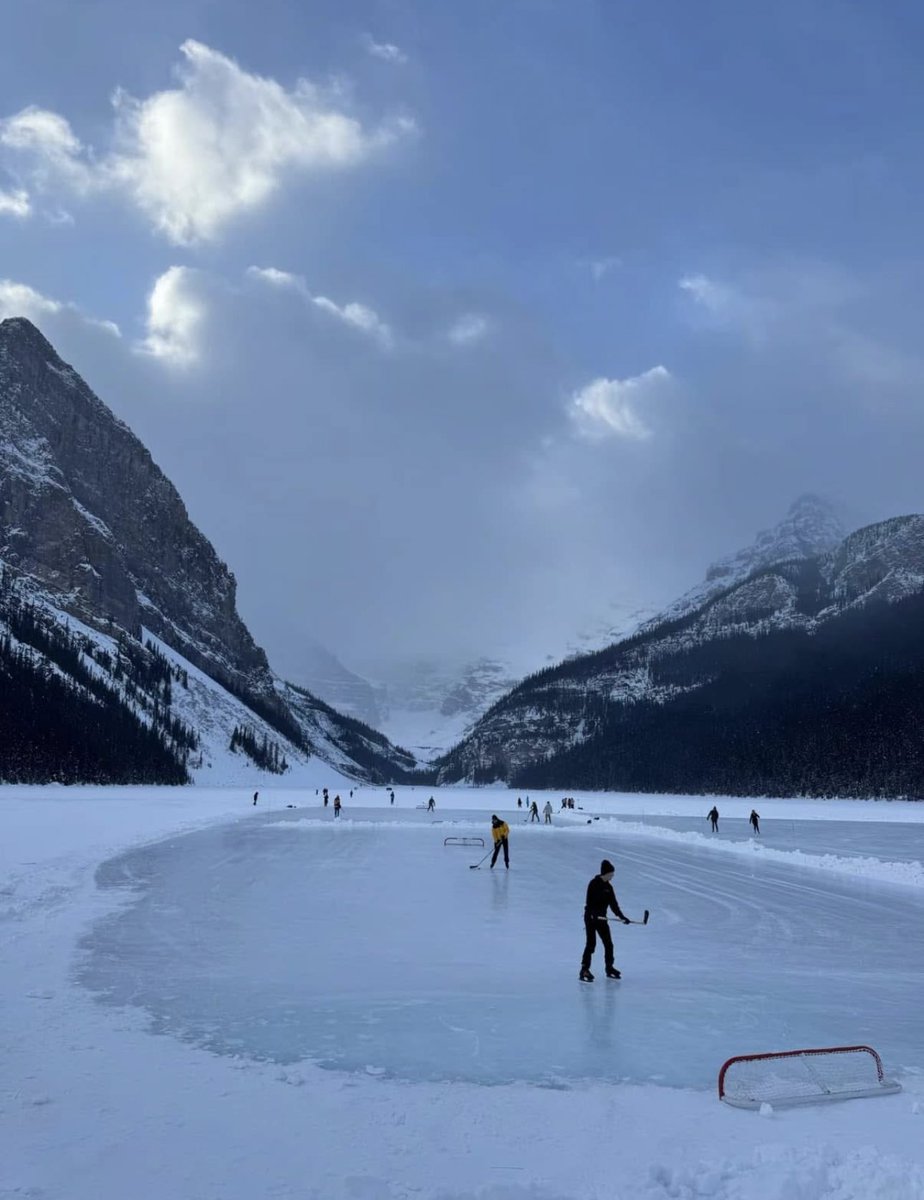 Playing hockey on Lake Louise 🏒🇨🇦 🏔️