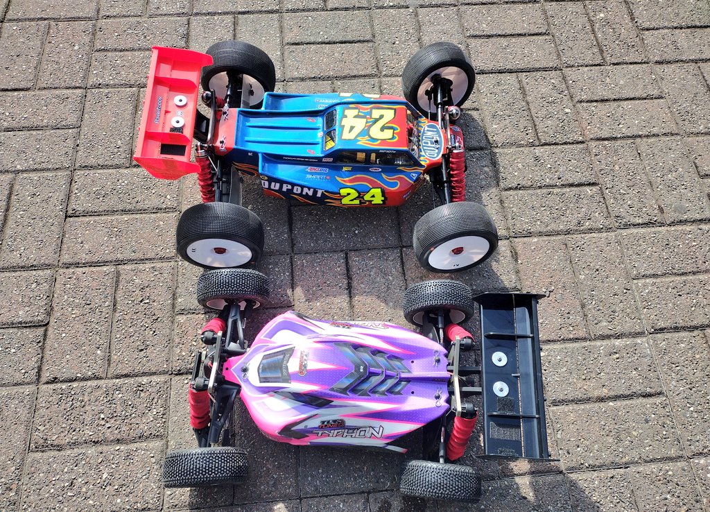MannysTweet88's tweet photo. #MannysTweet88: Buggy Truggy Sundayπ!
#KyoshoInferno #MP10Te
#Typhon6S #TLRTuned
#MT88RCs πΉοΈποΈ https://t.co/94pmVCI55D