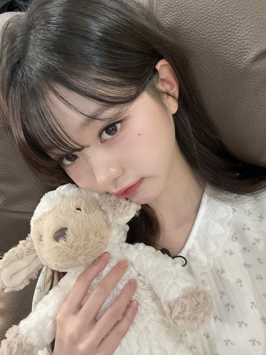 nuoqws's tweet photo. ⠀     ⠀   ⠀  ⠀  ✿ ⠀.⠀° ⠀(˶ˆᗜˆ˵) ⠀ ⠀          ㅤ
⠀⠀⠀⠀⠀holaa !! aquí una wonyoung bōt 
⠀⠀⠀⠀⠀que llega para decirte que te
⠀⠀⠀⠀⠀ama mucho ᛬    ✿ ⿸⿱⠀ ⠀ 𓈒⠀𓈒 https://t.co/E2FtgYtA1F