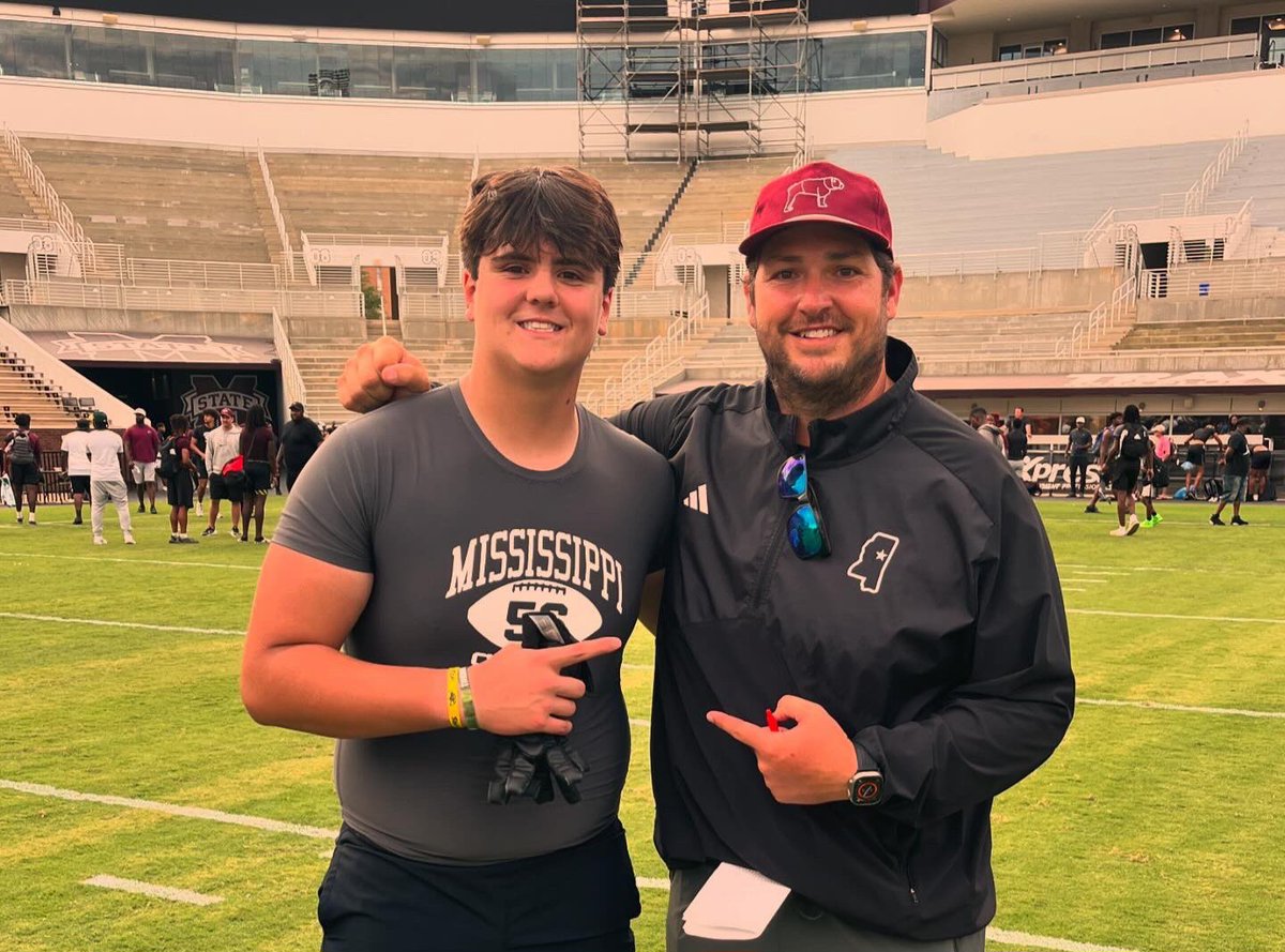 MacCorleone74's tweet photo. Hayden Ainsworth (@Hayden_A_LT) discusses his offer from Mississippi State
"I can definitely see myself playing for Mississippi State. They are good with developing their players and helping them get to the next level after college football. Coach Loadholt and I are going to build a good relationship with each other. I plan on coming on a visit soon."
https://t.co/YoE8lrBTne