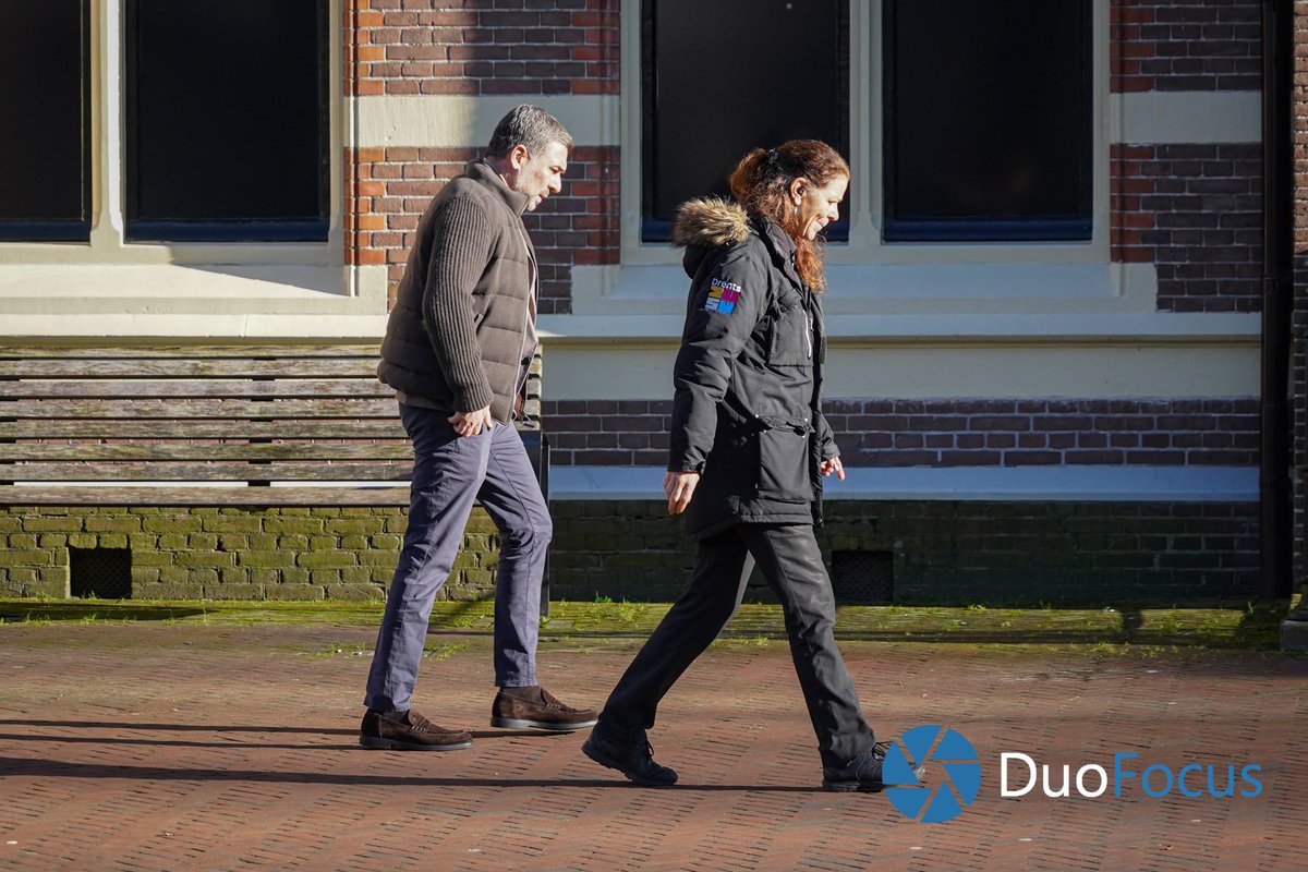 DuoFocus_Media's tweet photo. Een #Roemeense delegatie heeft zondagmiddag een bezoek gebracht aan het #DrentsMuseum in #Assen. Bij het bezoek was ook de Roemeense ambassadeur Nicolae Comanescu aanwezig. De schade van de #explosie was vanuit de lucht goed zichtbaar. De #politie deed aanvullend sporenonderzoek. https://t.co/eRTyfFxZbb