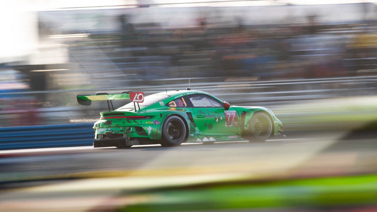PorscheRaces's tweet photo. #IMSA - GT classes ⬇️

GTD Pro:
P4 - #77 @AORacingUSA
P10 - #20 @ProtonRacing

GTD:
P6 - #83 @IronDames_
P9 - #120 @WrightRac1ng

#Porsche #911GT3R #Raceborn https://t.co/R5iGxh2i5f
