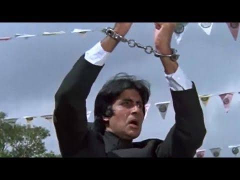 MOUSUMI_EF's tweet photo. Inquilaab (1984) 🎥
Release Date: 26th January 1984
Starring: Amitabh Bachchan, Sridevi
Directed by: T. Rama Rao
Plot: A jobless man becomes a cop, only to be used by corrupt politicians. He rises to fight back with his wife’s support.
#Inquilaab @SrBachchan #26thJanuary https://t.co/wC8KMBxxRD