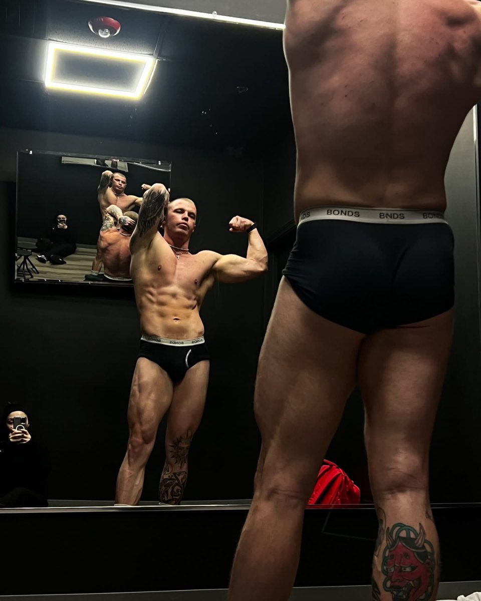I look in the mirror and big up myself, I’m feelin’ myself, I’m kinda vain.