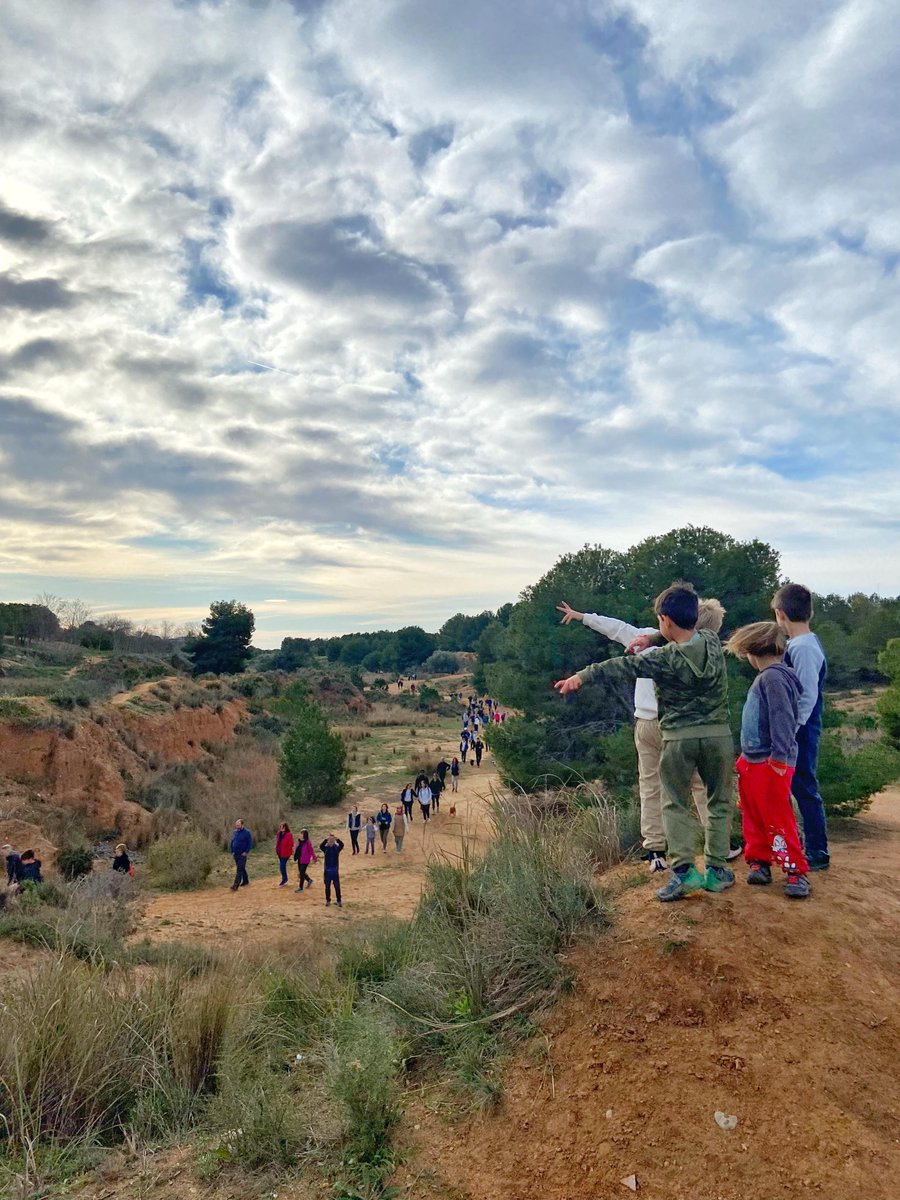Moltes gràcies a totes les persones que heu vingut hui a les Moles a reivindicar la protecció d'este paratge natural i la seua permanència en el Parc Natural del Túria