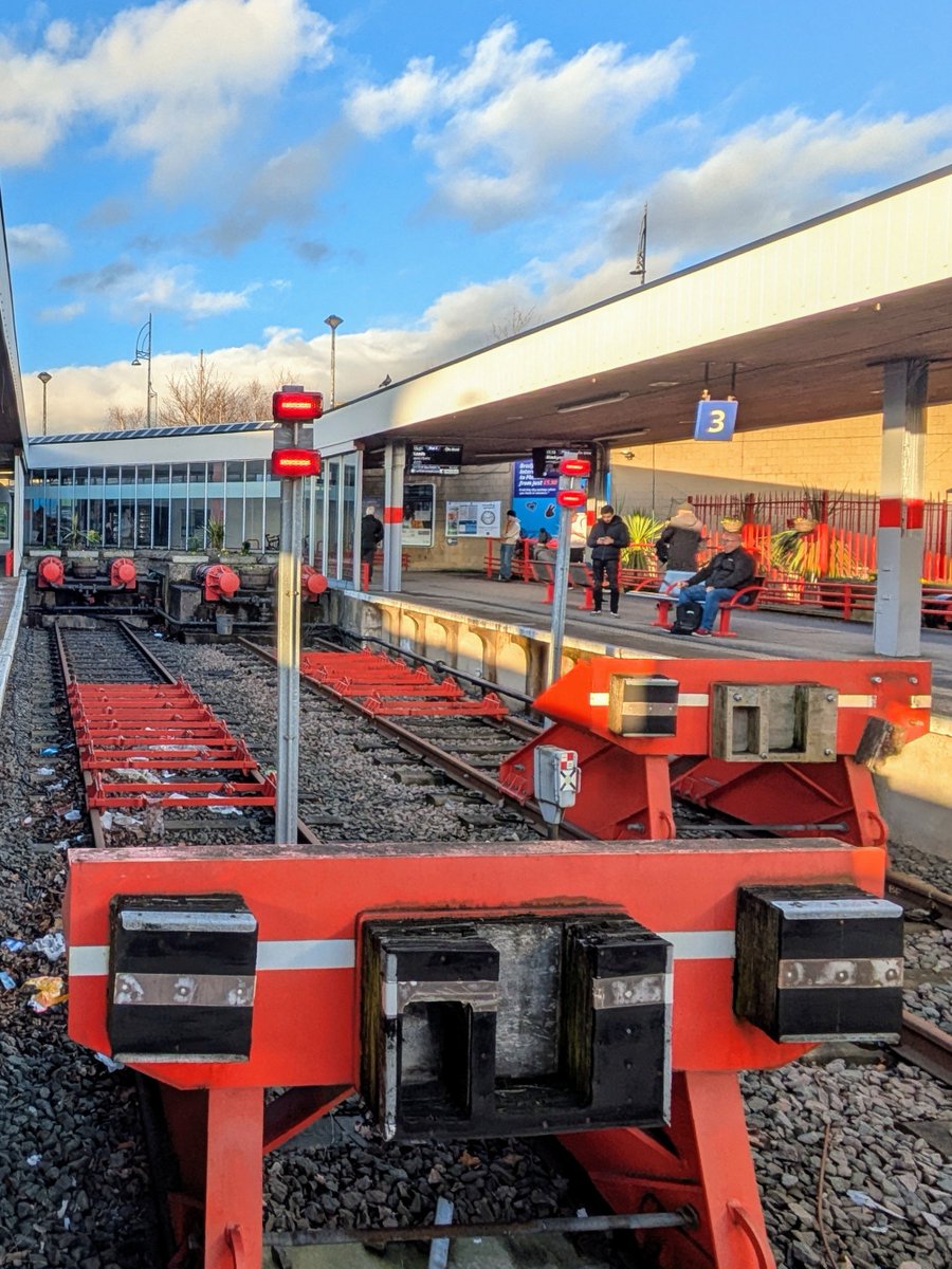 hullsaddler's tweet photo. Late one for #AlphabetChallenge #WeekDforDanger
End of the line
Bradford Interchange https://t.co/jaRhOkoCt5