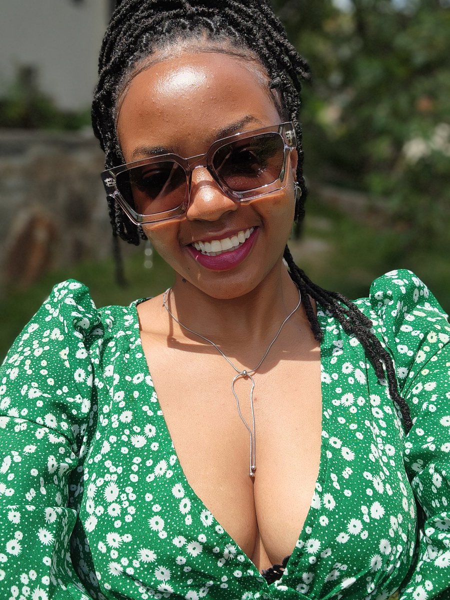 Mercynicky_'s tweet photo. Sun 🤝sundress🥰😍 https://t.co/BJ7wr13tMi