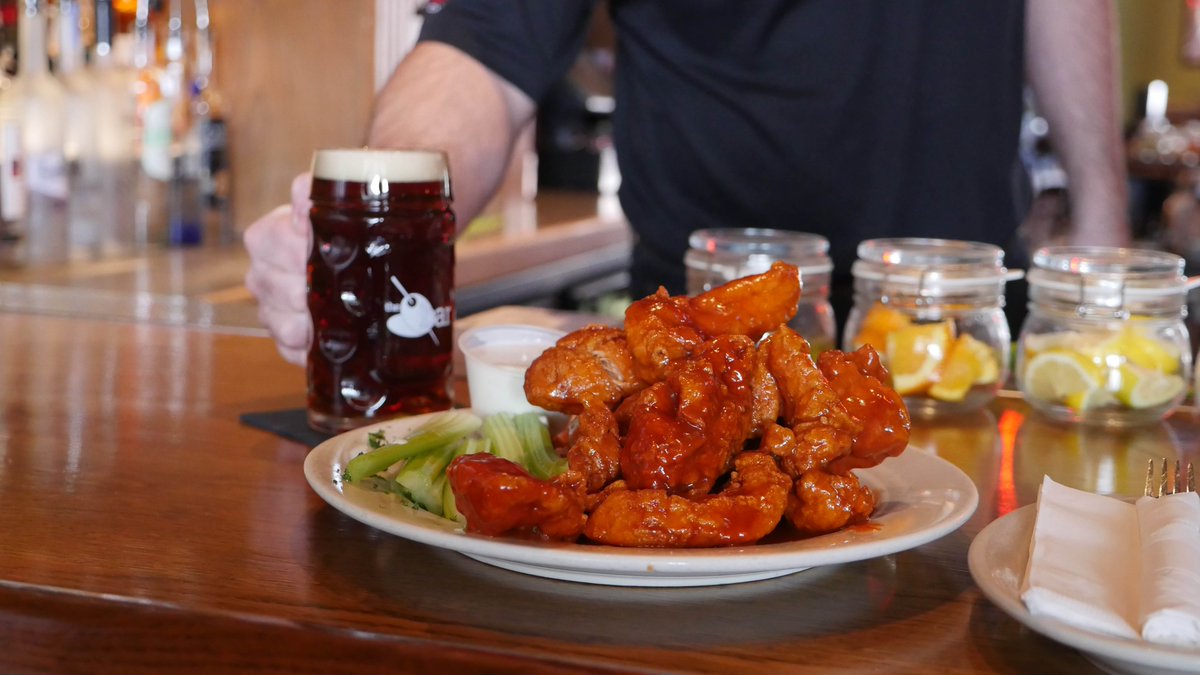 olivebarct's tweet photo. 🏈 No matter who you’re backing, wings + football = the ultimate MVP combo! 

Plus, we've got you covered on $3.50 Bud Light drafts and $5 craft beers during the game 🤝
.
.
.
#DreamTeam #FootballAndFood #GameDayEats #WingsForTheWin 🏆🍴 https://t.co/mVd25PiU4Q