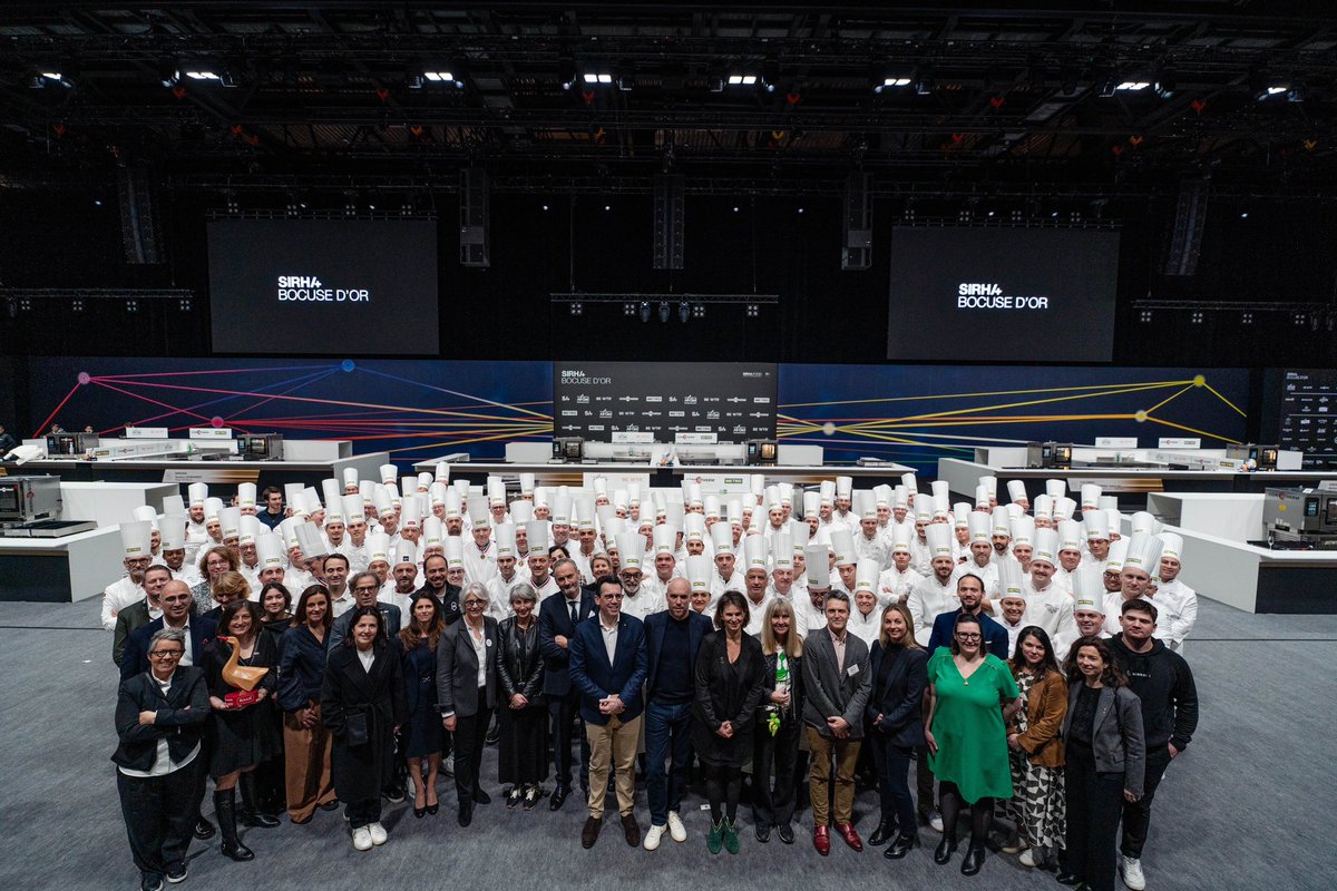 Bocusedor's tweet photo. We were all waiting for this! 🤩
The entire Bocuse d'Or family gathered in one image for this 20th edition of the competition. What an emotional moment!
#BocusedOr #RoadToLyon #GrandFinal #SirhaLyon #ChefsGastronomy #Chefs #Gastronomy #Lyon https://t.co/FEZwqeOw3Z