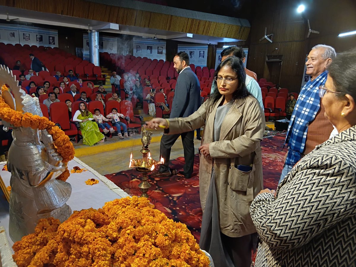 zpsatna's tweet photo. गणतंत्र दिवस की शुभ संध्या पर टाउन हॉल सतना में भारत पर्व के तहत सांस्कृतिक कार्यक्रम का आयोजन हुआ
#JansamparkMP https://t.co/eo8BQUAHaR