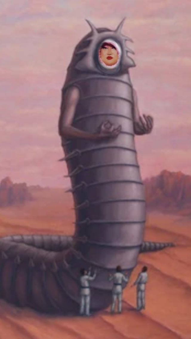 Graygiugno's tweet photo. THE Asian diva of Arrakis
#dragrace #dune https://t.co/m0tYRIEfjA