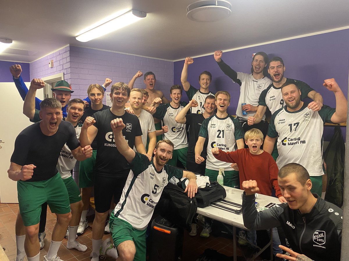 SEGER!!

Vi vinner den otroligt viktiga bortamatchen mot Hammarby Handbolls B lag HK Cliff med 29-30! 
#herrdiv1norra
#eskilstuna 
#engånggrönalltidgrön