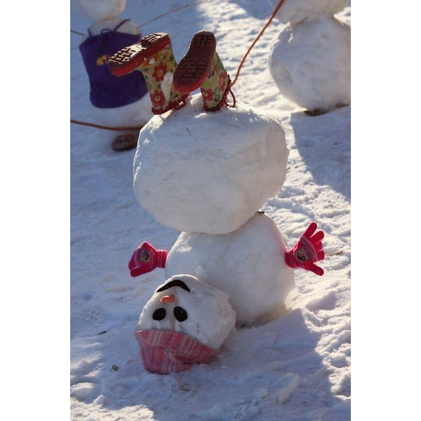 PKEdenAuthor's tweet photo. Sunday funnies! Which one is your favorite?
#snowman #snowwoman #punkrock #upsidedown #snowcouple #snowkid #TheMirrorbyPKEden #TheWildRosePress https://t.co/RMFlqDW5X1
📷https://t.co/2ehxsTQpYw https://t.co/PjFmH9U01n